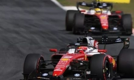 Hamilton: Ferrari je trebao odmah zamijeniti naše pozicije