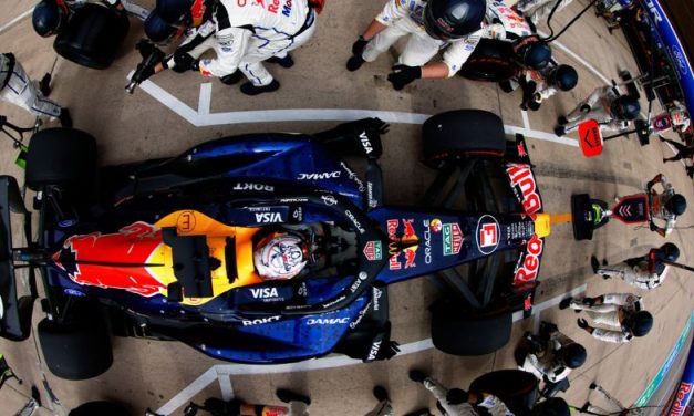 Red Bull: Verstappen je u 8. krugu oštetio bolid i izgubio 2. mjesto